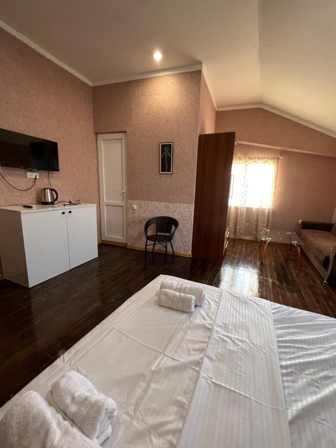 Twins Guest House Μπατούμι Εξωτερικό φωτογραφία