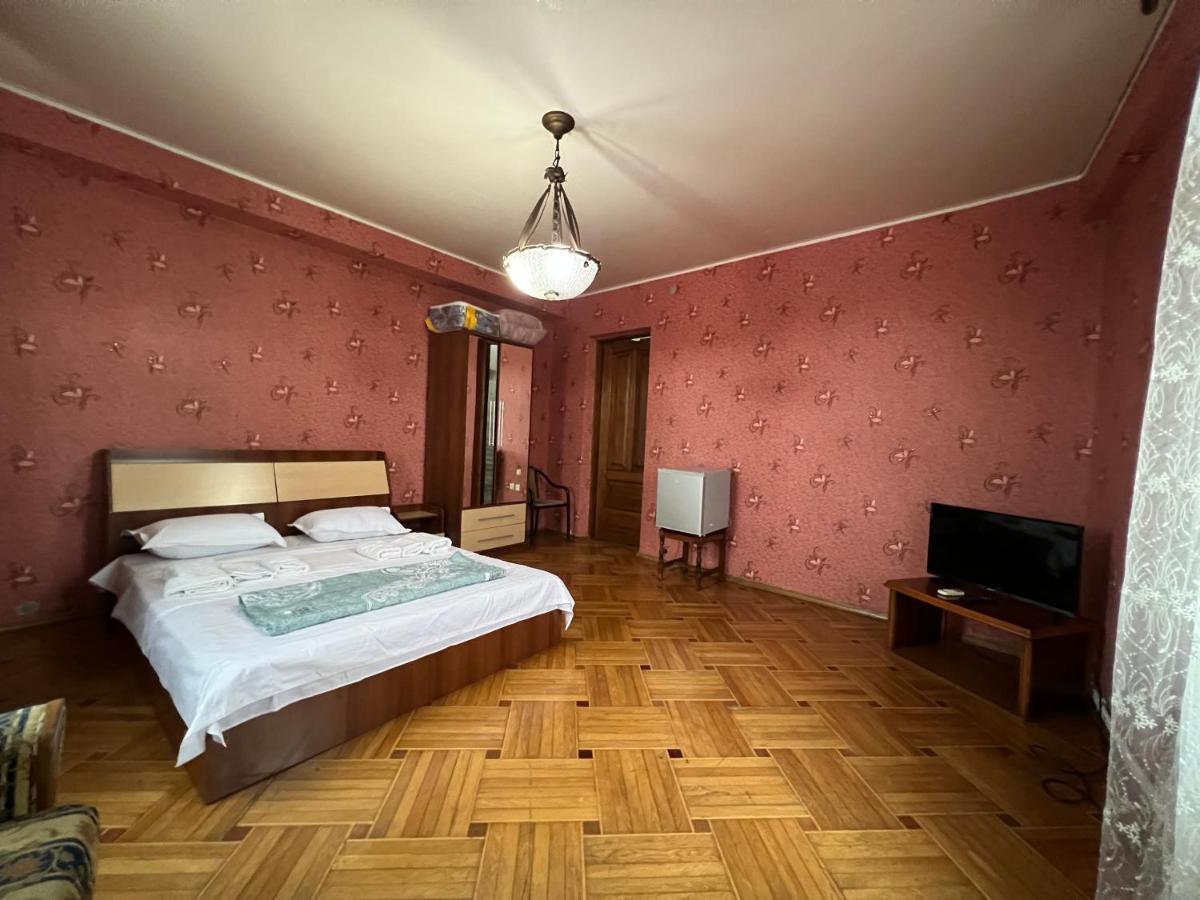 Twins Guest House Μπατούμι Εξωτερικό φωτογραφία