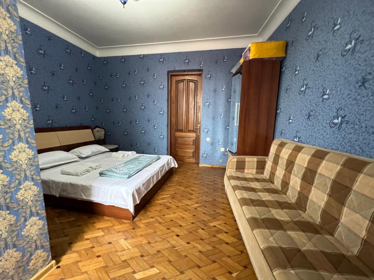 Twins Guest House Μπατούμι Εξωτερικό φωτογραφία